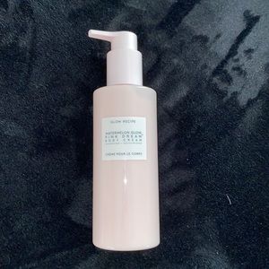 GLOW RECIPE
Watermelon Glow AHA Pink Dream Body Cream